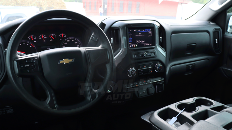 
								CHEVROLET SILVERADO 2022 full									