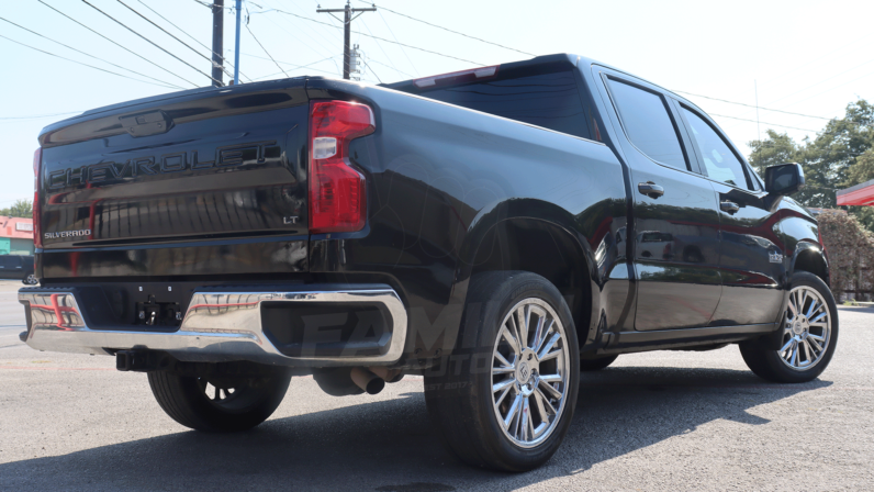 
								CHEVROLET SILVERADO 2021 full									