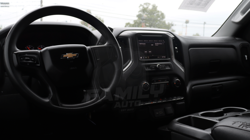 
								CHEVROLET SILVERADO 2021 full									