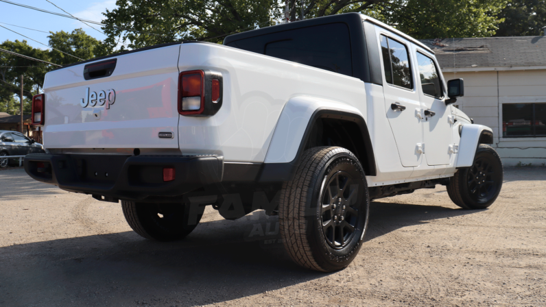 
								JEEP GLADIATOR 2023 full									