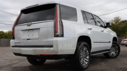 CADILLAC ESCALADE 2017