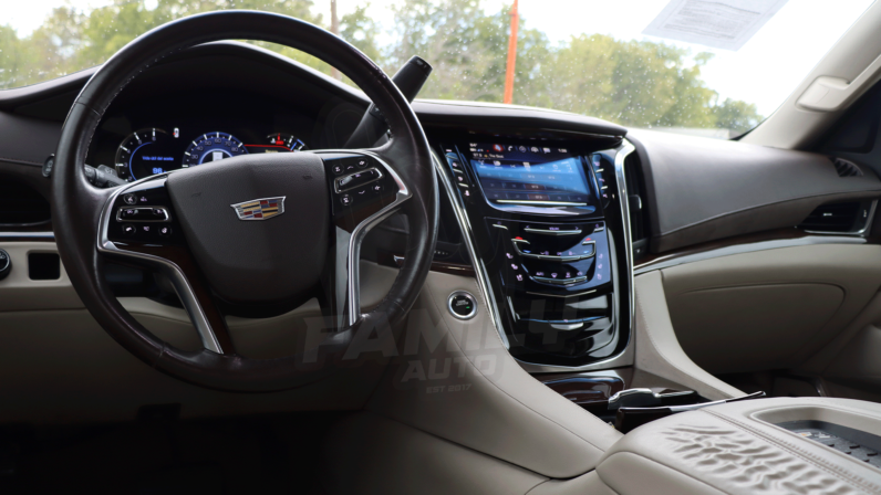 
								CADILLAC ESCALADE 2017 full									