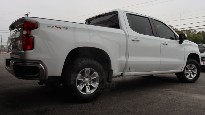 
								CHEVROLET SILVERADO 2021 full									