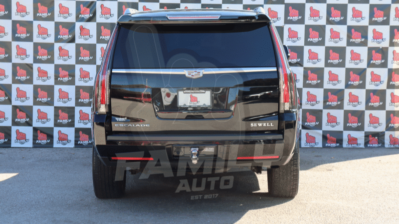 
								CADILLAC ESCALADE 2017 full									