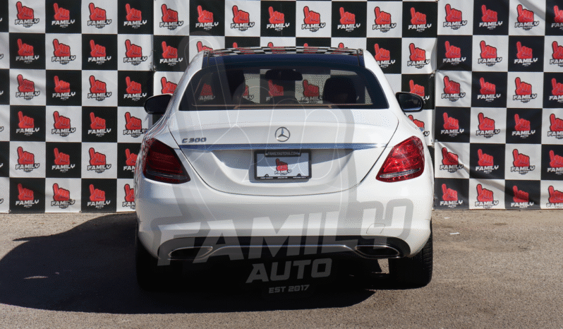 
								MERCEDES BENZ C-300 2015 full									