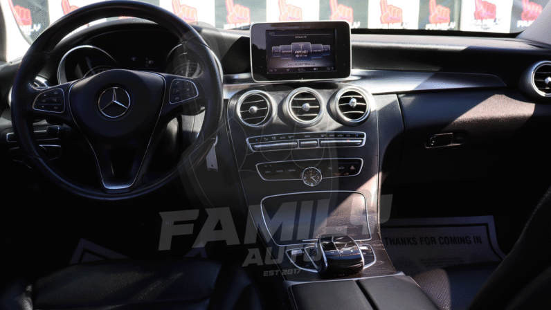 
								MERCEDES BENZ C-300 2015 full									