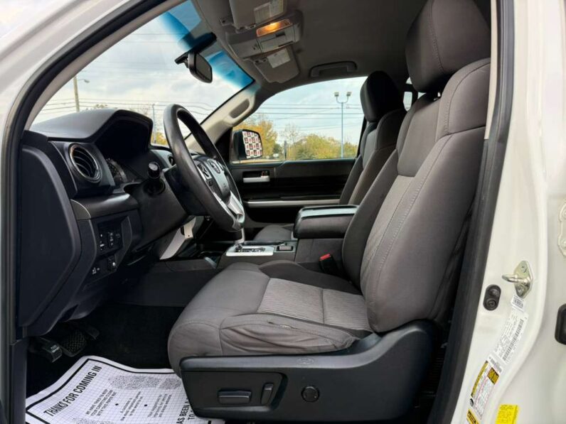 
								TOYOTA TUNDRA 2017 full									