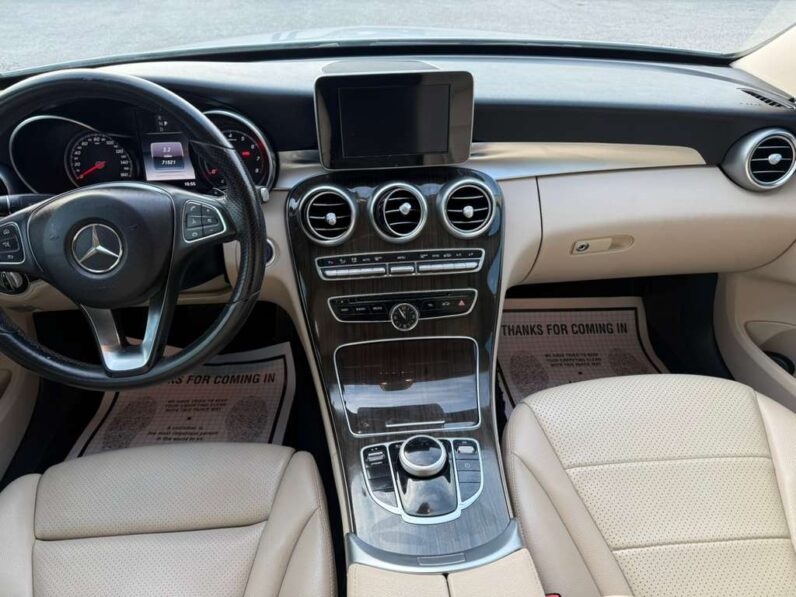 
								MERCEDES BENZ C-300 2018 full									