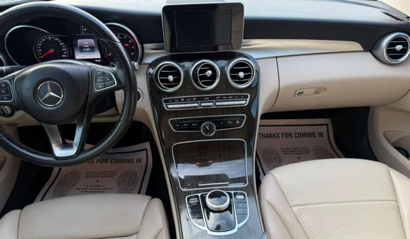 
								MERCEDES BENZ C-300 2018 full									