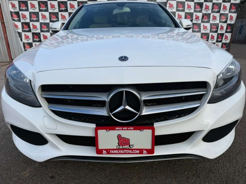 
								MERCEDES BENZ C-300 2018 full									