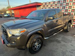 TOYOTA TACOMA 2017