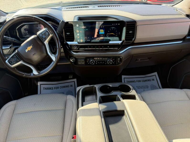 
								CHEVROLET SILVERADO 2022 full									