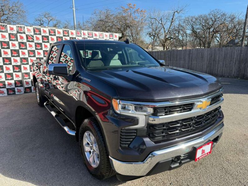 
								CHEVROLET SILVERADO 2022 full									