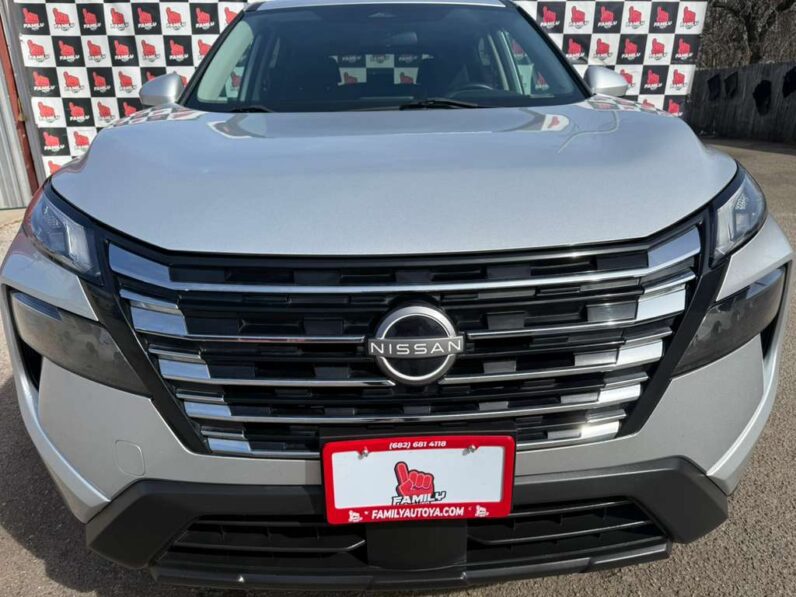 
								NISSAN ROGUE 2024 full									