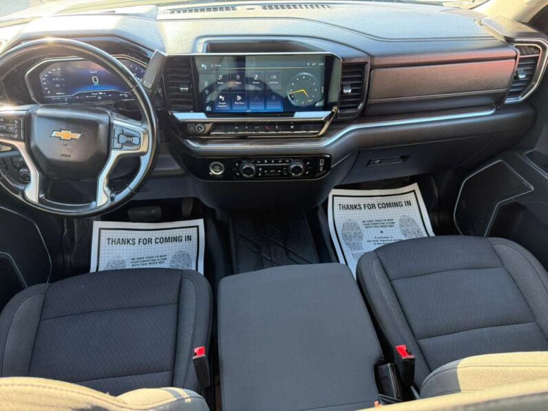 
								CHEVROLET SILVERADO 2023 full									