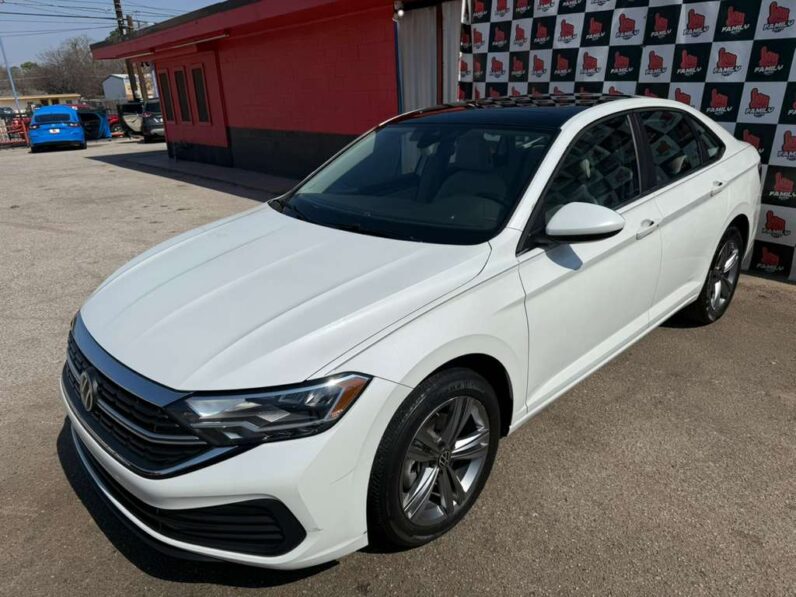 
								VOLKSWAGEN JETTA 2024 full									