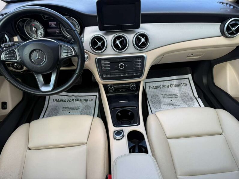 
								MERCEDES BENZ GLA-250 2017 full									