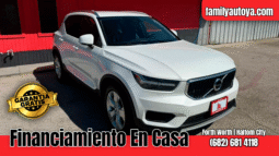 VOLVO XC40 2022