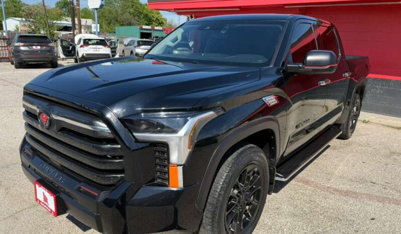 TOYOTA TUNDRA 2024