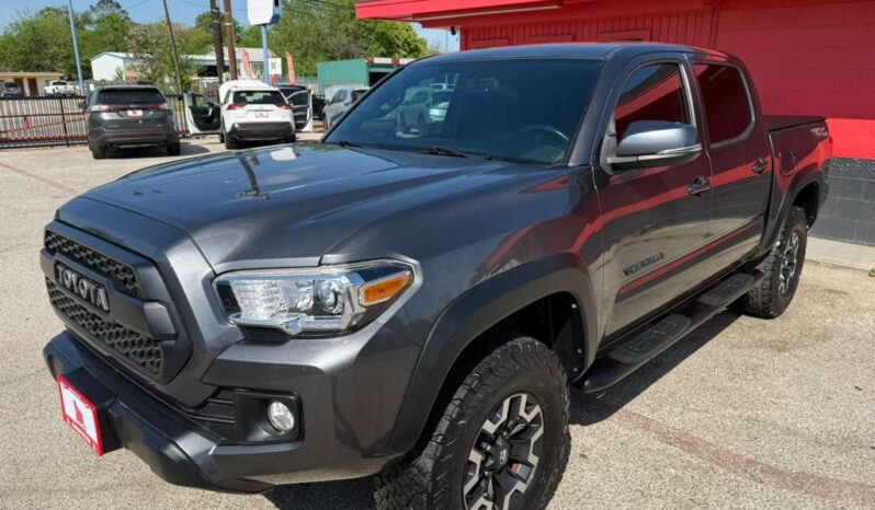 TOYOTA TACOMA 2017