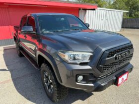 TOYOTA TACOMA 2017