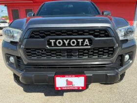 TOYOTA TACOMA 2017