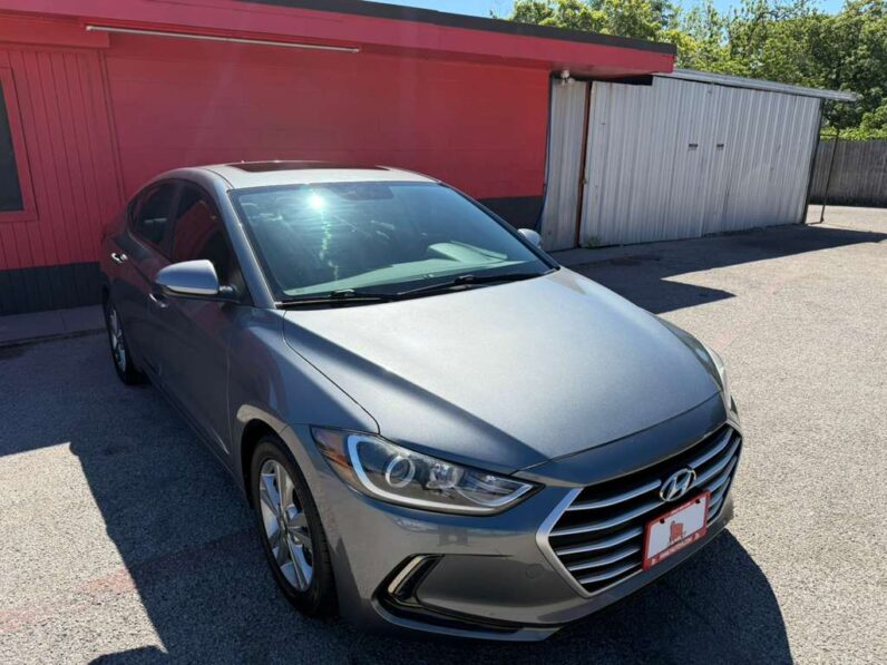 
								HYUNDAI ELANTRA 2018 full									