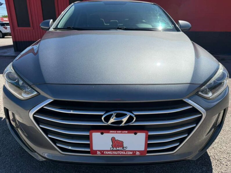 
								HYUNDAI ELANTRA 2018 full									