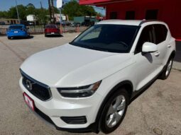 VOLVO XC40 2022