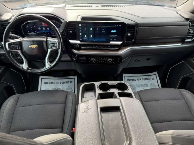 
								CHEVROLET SILVERADO 2022 full									