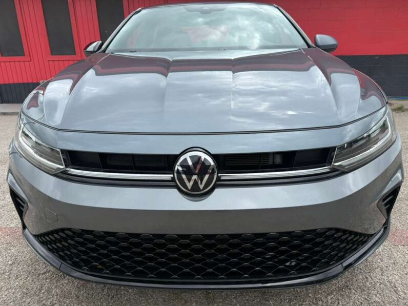 
								VOLKSWAGEN JETTA 2025 full									