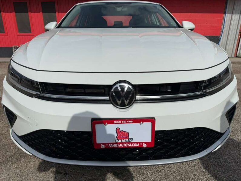 
								VOLKSWAGEN JETTA 2025 full									