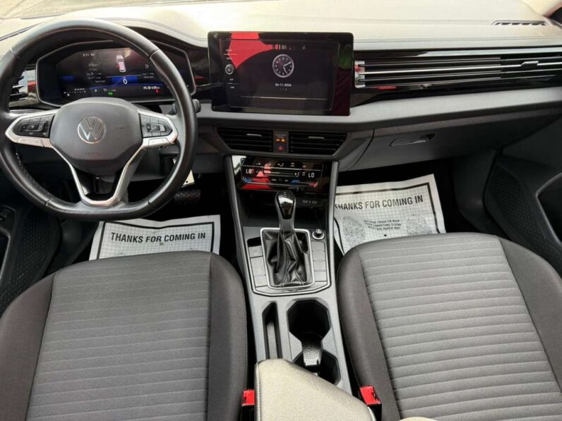 
								VOLKSWAGEN JETTA 2025 full									