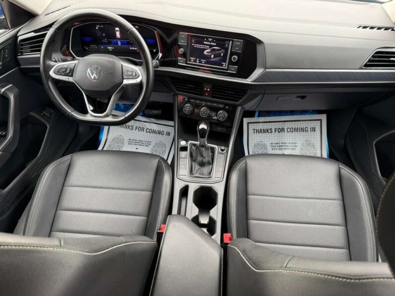 
								VOLKSWAGEN JETTA 2024 full									