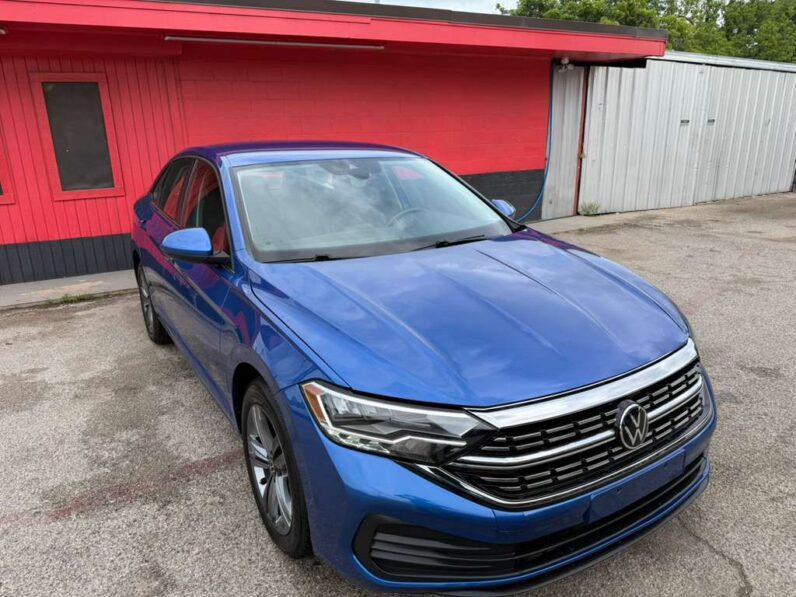 
								VOLKSWAGEN JETTA 2024 full									