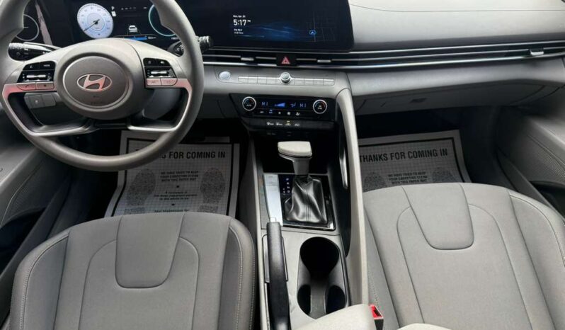 HYUNDAI ELANTRA 2024