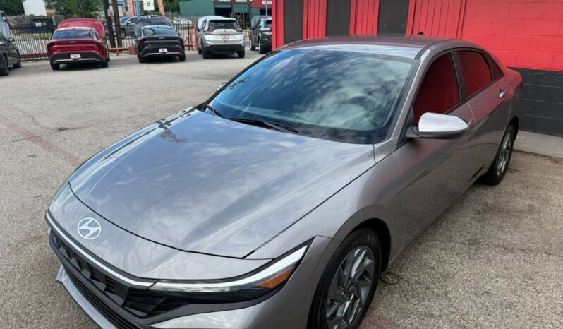 HYUNDAI ELANTRA 2024