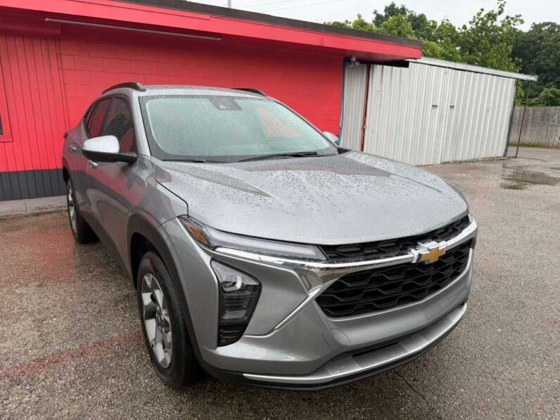 
								CHEVROLET TRAX 2025 full									