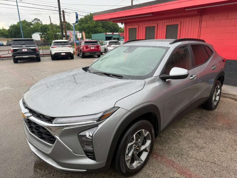 
								CHEVROLET TRAX 2025 full									