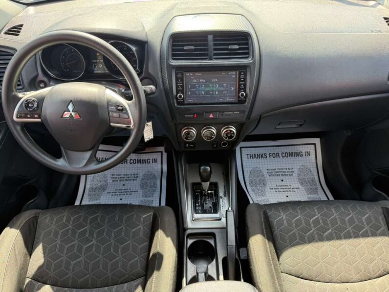 
								MITSUBISHI OUTLANDER 2023 full									