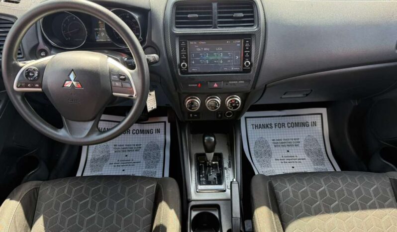 MITSUBISHI OUTLANDER 2023