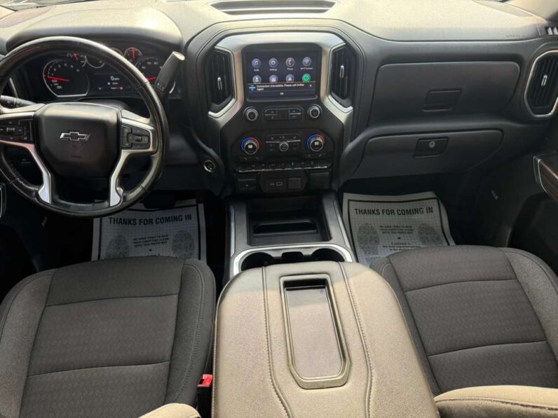
								CHEVROLET SILVERADO 2021 full									