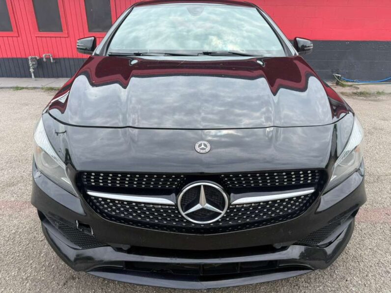 
								MERCEDES BENZ CLA 250 2018 full									