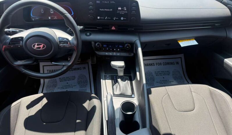 HYUNDAI ELANTRA 2025