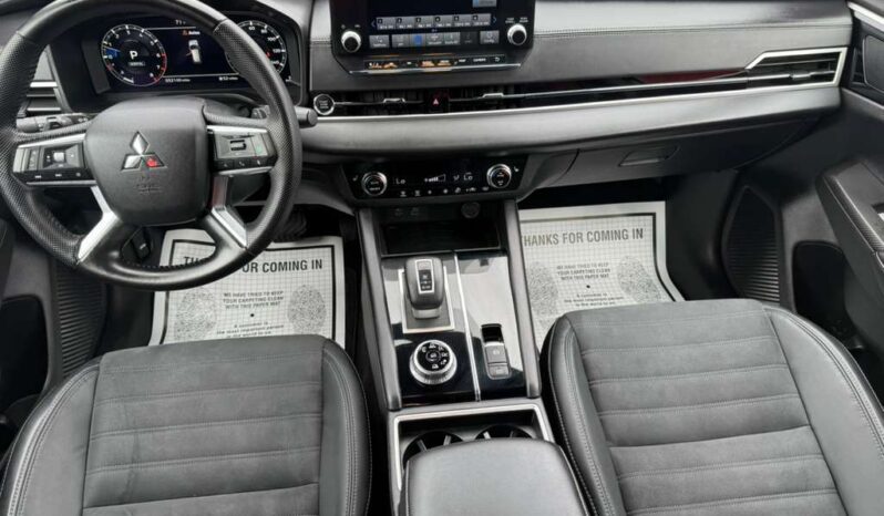 MITSUBISHI OUTLANDER 2023