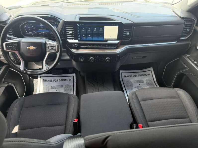 
								CHEVROLET SILVERADO 2023 full									