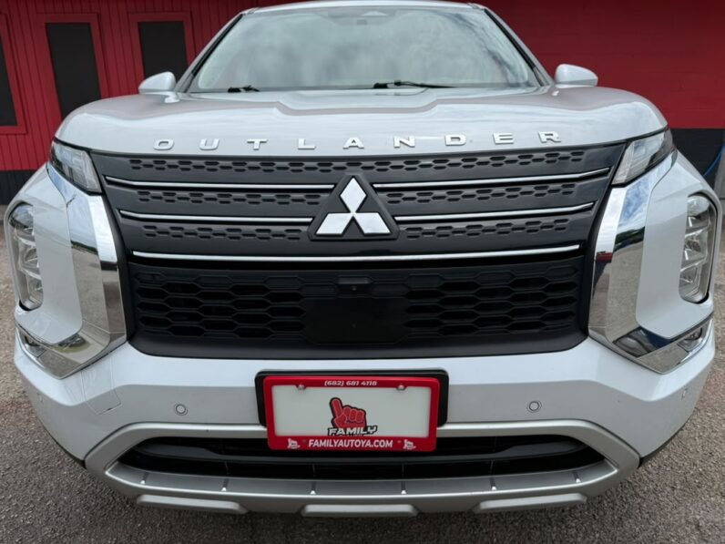 
								MITSUBISHI OUTLANDER 2023 full									