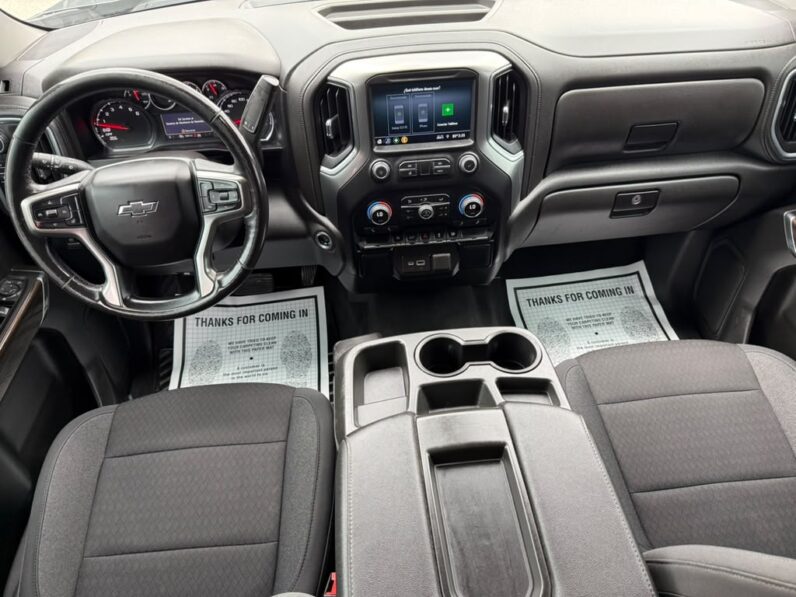 
								CHEVROLET SILVERADO 2022 full									