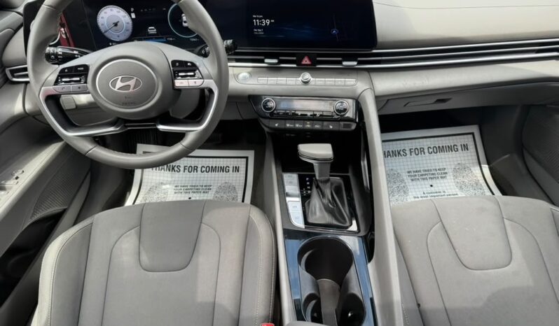HYUNDAI ELANTRA 2024