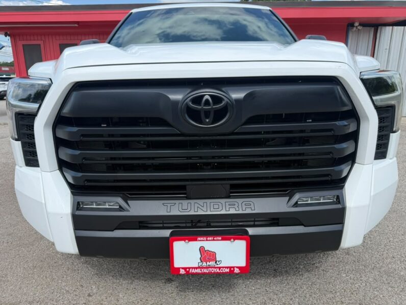 
								TOYOTA TUNDRA 2025 full									